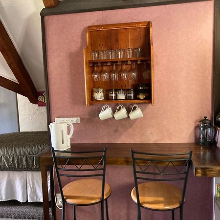 The Chalet Bed And Breakfast-Peace And Quiet In The Country 12 Minutes From City Данідін Екстер'єр фото
